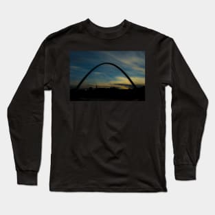 millennium bridge sunset Long Sleeve T-Shirt